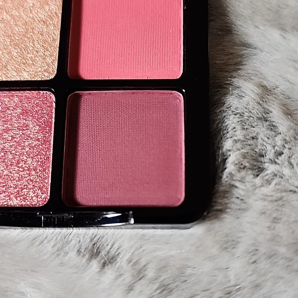 New‎ Beauty Vault Plum Palette Eyeshadow